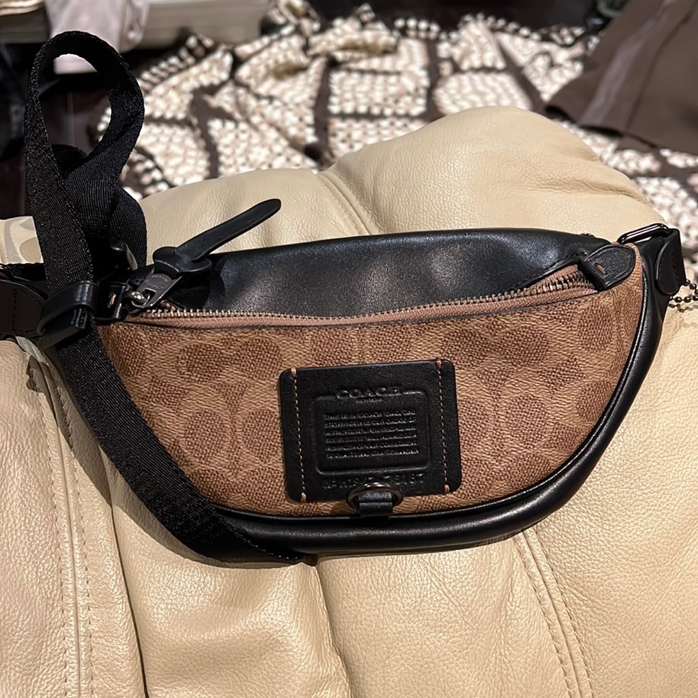 Coach Rivington signature belt bag